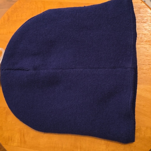REEBOK BRAND NAVY BLUE COLD WEATHER BEANIE ONE SIZE FITS MOST - Picture 4 of 11